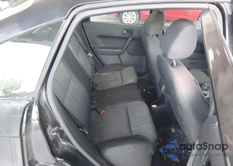 2010 Ford Focus Se z USA, uszkodzony, nr VIN 1FAHP3FN2AW272296